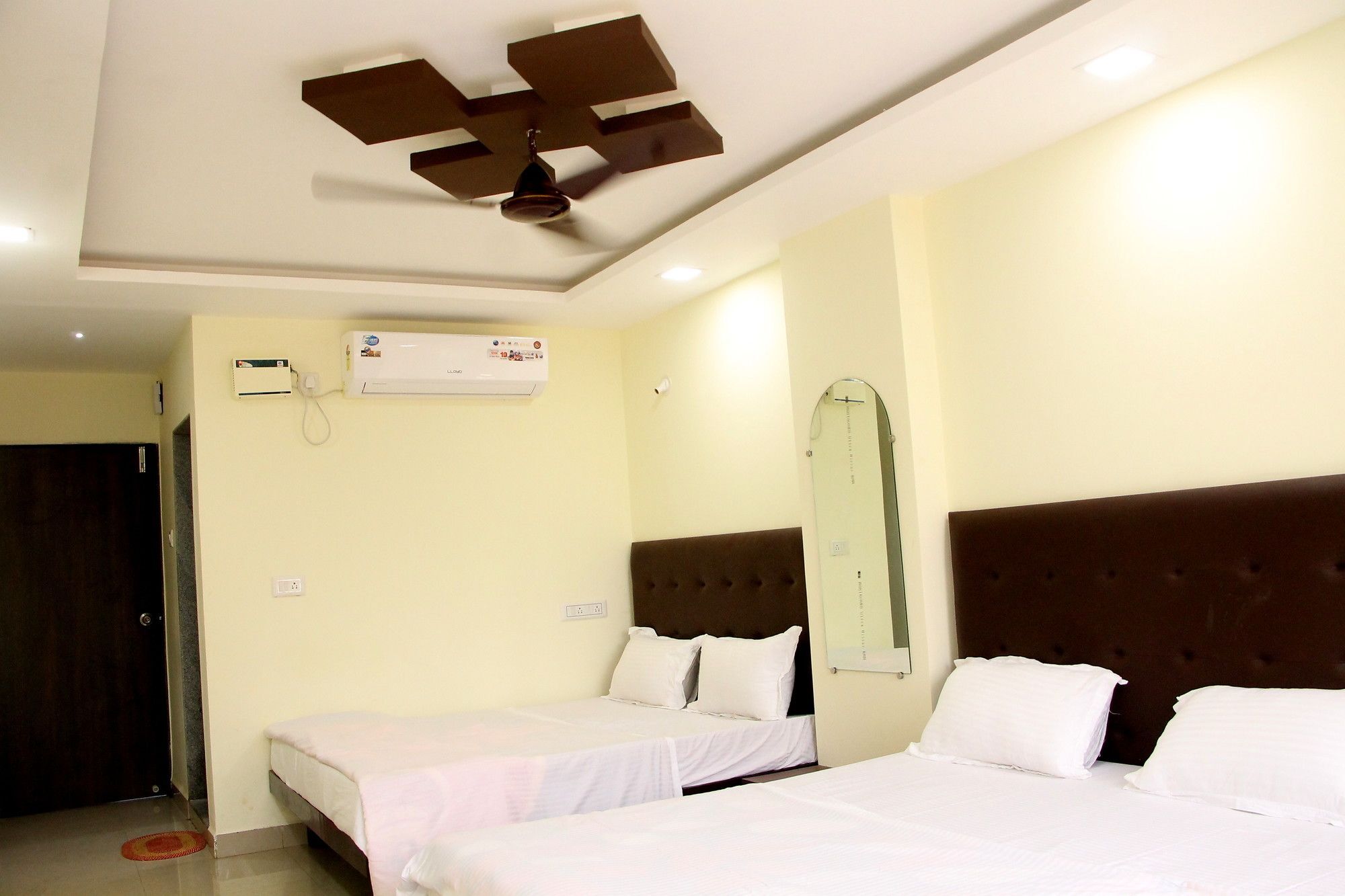Swaraj The Goan Dream Hotel Calangute Exterior photo