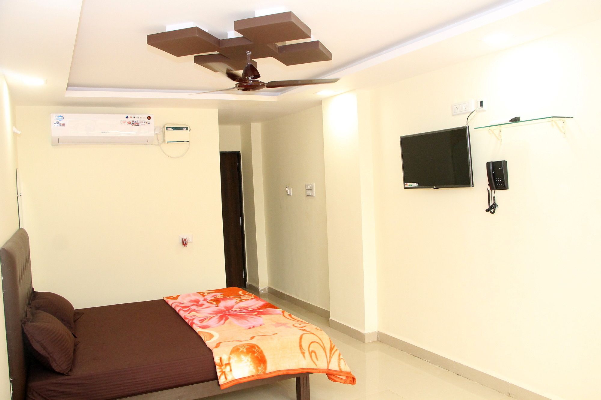 Swaraj The Goan Dream Hotel Calangute Exterior photo