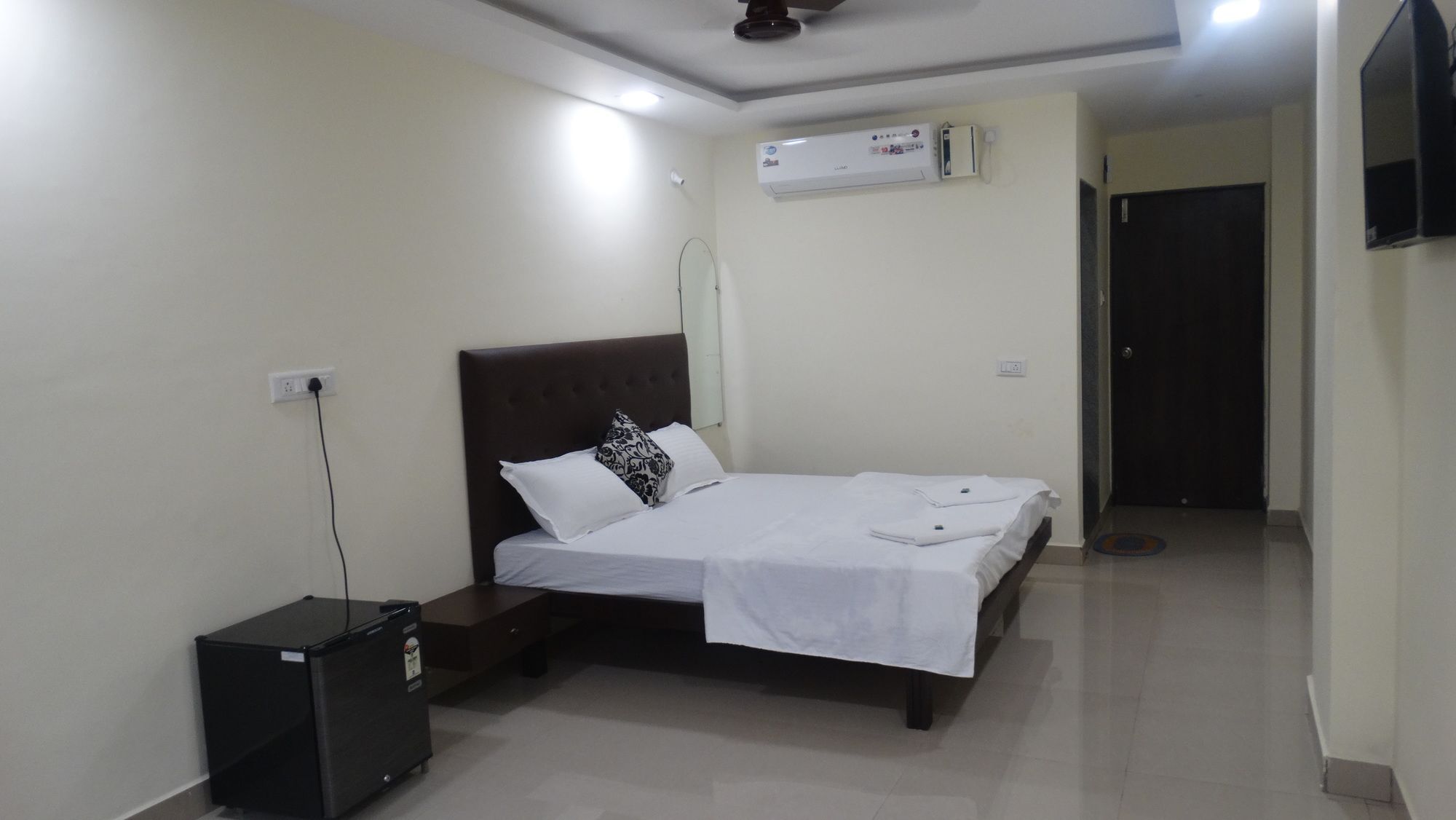 Swaraj The Goan Dream Hotel Calangute Exterior photo